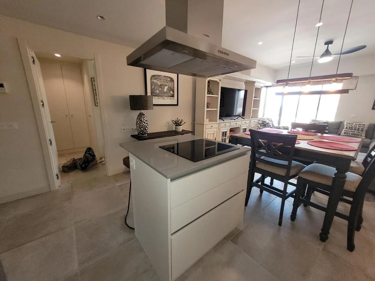 Stunning Apartment La Cala De Mijas - Walking Distance To The Beach And Town - Pool Open 0*,  Ισπανία